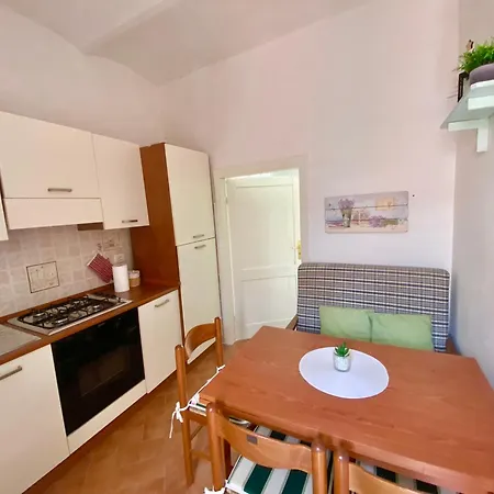 Urban Garden Apartment *