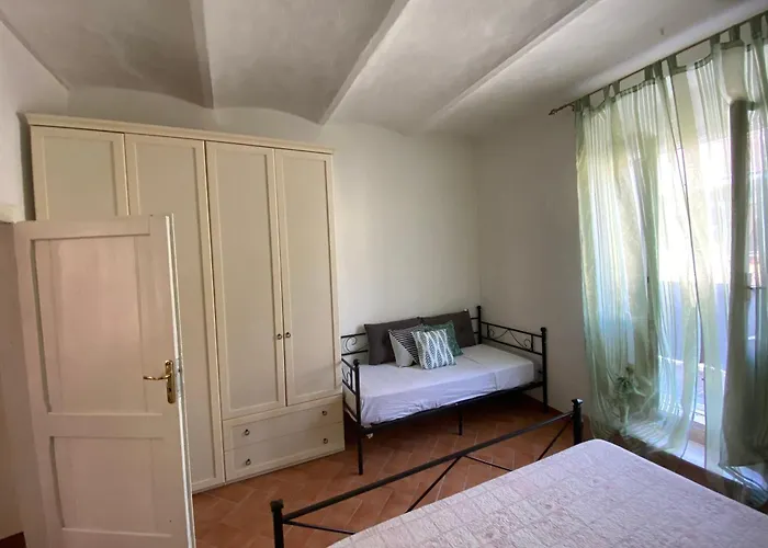 Urban Garden Apartment *