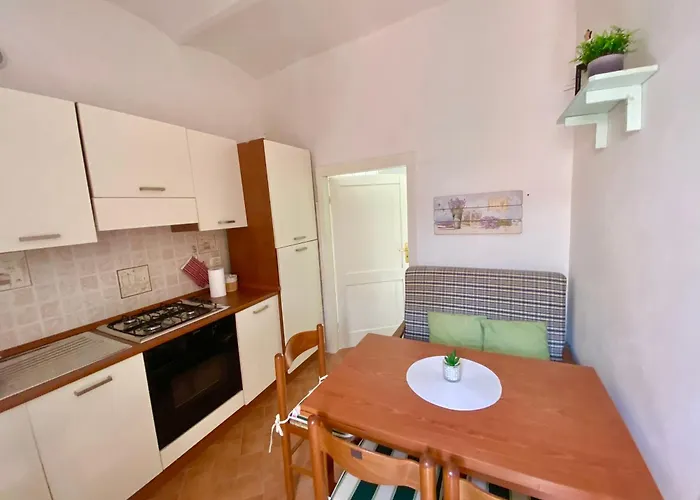 Urban Garden Apartment *